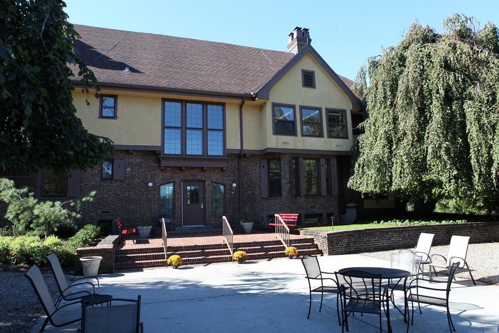 Rutgers University Inn And Conference Center นิวบรันสวิก ภายนอก รูปภาพ