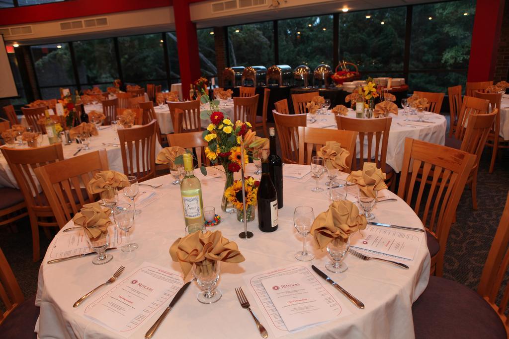 Rutgers University Inn And Conference Center นิวบรันสวิก ภายนอก รูปภาพ